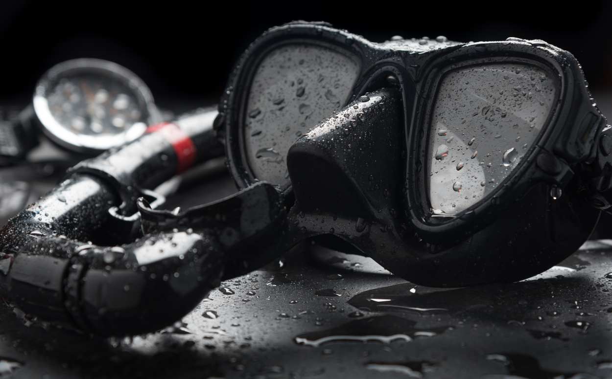 Black mask and snorkel