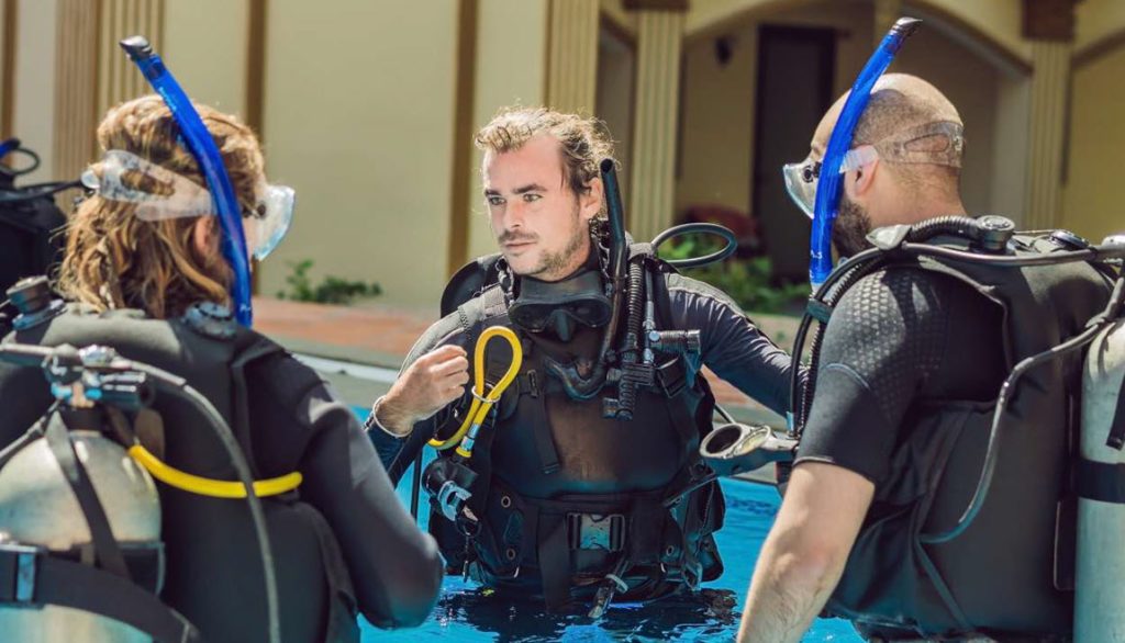 Students learning to Scuba Dive