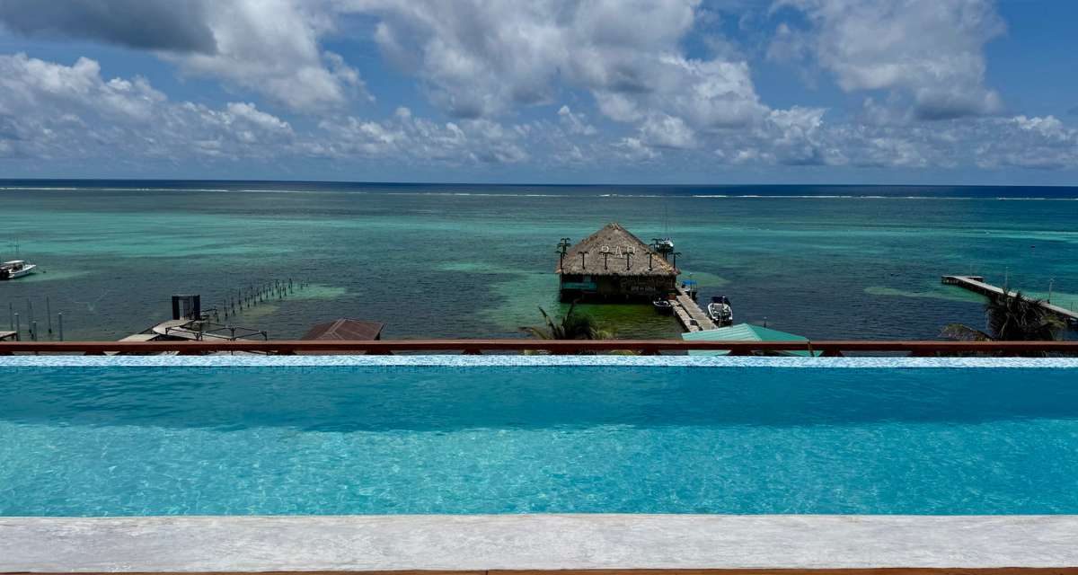 Scuba Divers Budget Bliss in Belize: Sandbar Beachfront Hostel