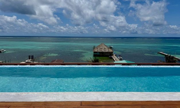 Scuba Divers Budget Bliss in Belize: Sandbar Beachfront Hostel